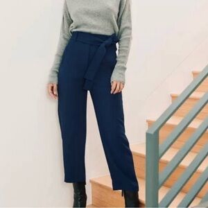 Wilfred size 4 tie front cropped pants in classic navy.